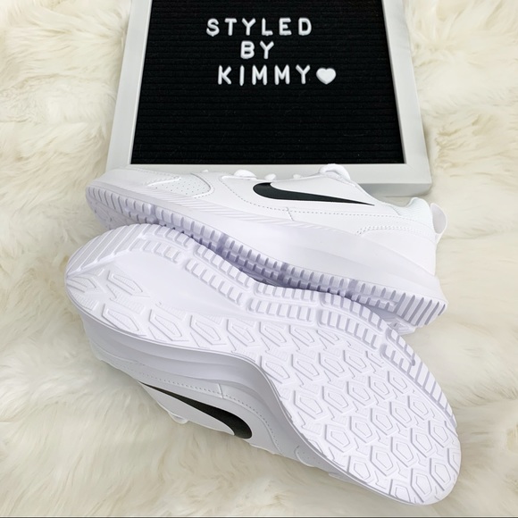 πΈ NIKE Todos Sneakers Shoes New Black White - Picture 4 of 5